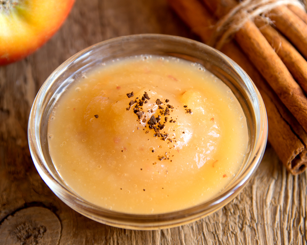 Applesauce with cinnamon stick bundle
